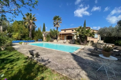 Maison à vendre à ARLES Graveson - 8 pièces - 200 m² 