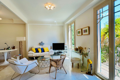 House for sale in BORMES-LES-MIMOSAS  - 5 rooms - 109 m² 