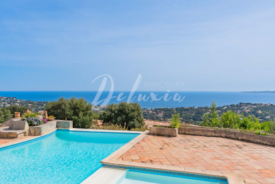 Maison à vendre à ROQUEBRUNE-SUR-ARGENS Ecarts - 8 pièces - 220 m² 