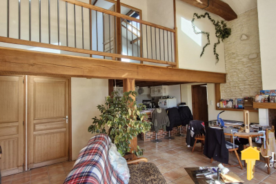 Maison à vendre à ST DIZANT DU GUA Sud - 5 pièces - 150 m² 