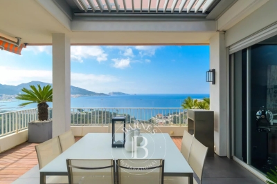 Appartement à vendre à MARSEILLE 7EME  - 3 pièces - 135 m² 