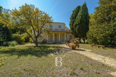 Maison à louer à MARSEILLE 8EME La Berarde - 6 pièces - 230 m² 