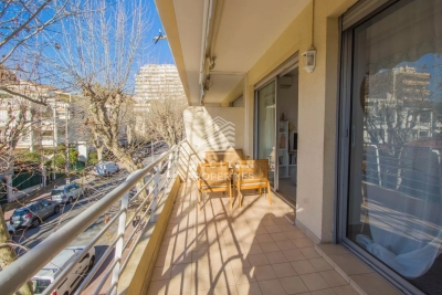 Appartement à vendre à CANNES Gare Nice-Ville - 2 pièces - 47 m² 