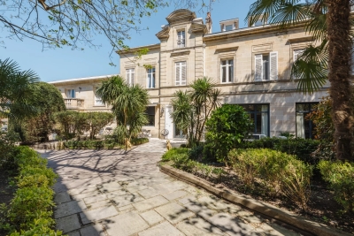 Maison à vendre à BORDEAUX Lestonat-Monsejour 8 - 9 pièces - 560 m² 