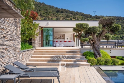 Maison &agrave; vendre &agrave; GRIMAUD  - 8 pi&egrave;ces - 423 m&sup2; 
