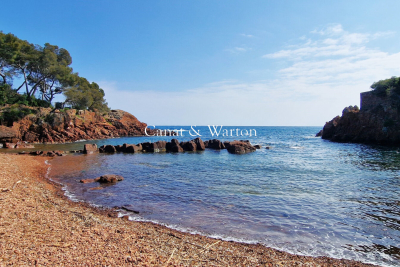 Maison à vendre à ST-RAPHAËL Peyron-Saint Sebastien - 5 pièces - 140 m² 