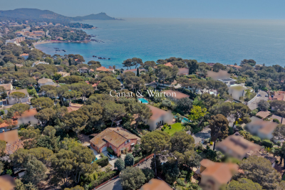 Maison &agrave; vendre &agrave; ST-RAPHAËL  - 5 pi&egrave;ces - 140 m&sup2; 