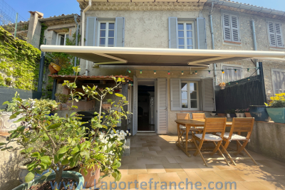 Maison &agrave; vendre &agrave; Cagnes-sur-Mer  - 5 pi&egrave;ces 132 m&sup2; 