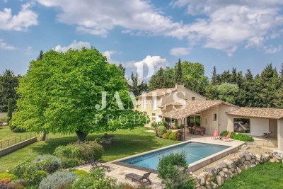 Maison à vendre à ST-RÉMY-DE-PROVENCE Le Carestier-Le Taulet - 6 pièces - 343 m² 