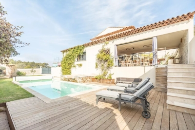 House for sale in CUCURON  - 5 rooms - 320 m² 