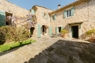 House for sale in ROBION  - 9 rooms - 250 m² 