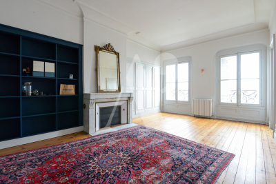 Bien à vendre à BORDEAUX   - 2040 m² 