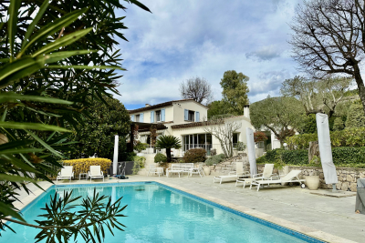 Maison à vendre à LA TURBIE  - 7 pièces - 245 m² 