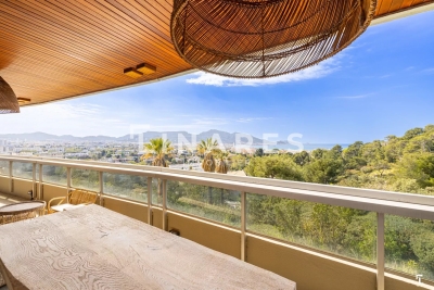 Appartement à vendre à MARSEILLE 8EME  - 3 pièces - 104 m² 