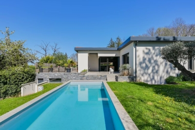 Maison à vendre à MARENNES  - 8 pièces - 260 m² 