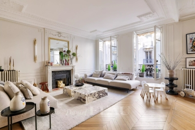 Appartement à vendre à PARIS 7EME Les Halles 5 - 6 pièces - 147 m² 