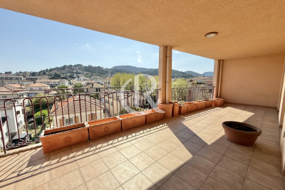 Appartement à vendre à HYÈRES Blocarde-Bosquets - 4 pièces - 111 m² 