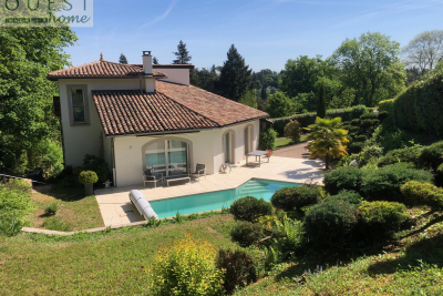 Maison &agrave; vendre &agrave; CHARBONNIÈRES-LES-BAINS  - 8 pi&egrave;ces - 210 m&sup2; 