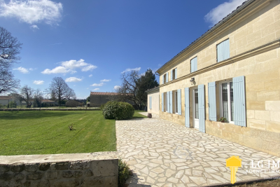 Maison à vendre à CHAMPAGNOLLES Sud - 7 pièces - 194 m² 