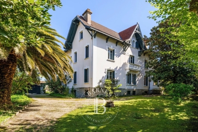 Maison à vendre à BIARRITZ   - 300 m² 