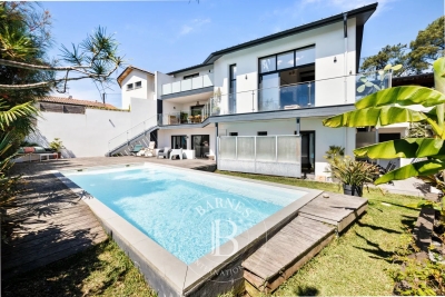 Maison à vendre à ANGLET Brise Lame-Lazaret-Montbrun-Pignada - 7 pièces - 230 m² 