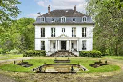 Maison à vendre à MONTIGNY LENCOUP  - 15 pièces - 750 m² 