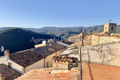 House for sale in ST-CÉZAIRE-SUR-SIAGNE  - 4 rooms - 151 m² 