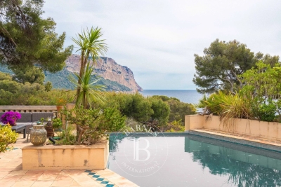 Maison &agrave; vendre &agrave; CASSIS  - 8 pi&egrave;ces - 215 m&sup2; 