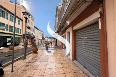 Commerce à louer à VALLAURIS  - 2 pièces - 47 m² 