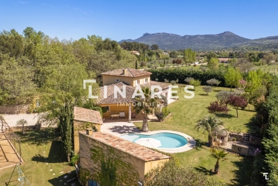 Maison &agrave; vendre &agrave; TRETS  - 9 pi&egrave;ces - 230 m&sup2; 