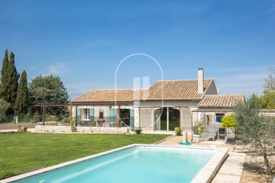 Maison &agrave; vendre &agrave; ST-RÉMY-DE-PROVENCE  - 4 pi&egrave;ces - 180 m&sup2; 