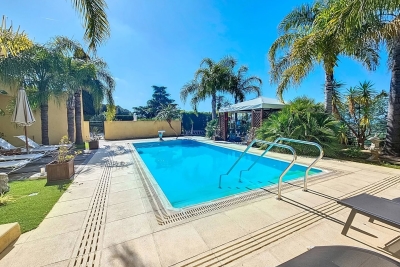 Maison à vendre piscine terrain antibes 