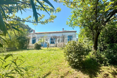 Maison &agrave; vendre &agrave; ST PALAIS SUR MER  - 7 pi&egrave;ces - 175 m&sup2; 
