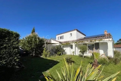 House for sale in LE TEICH  - 6 rooms - 135 m² 