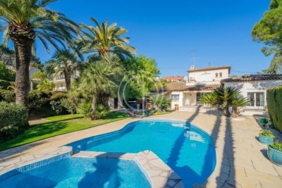 Maison à vendre à MOUGINS  - 5 pièces - 204 m² 