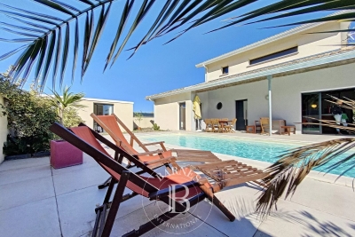 Maison à vendre à GUJAN-MESTRAS Saint-Magne-de-Castillon - 5 pièces - 165 m² 