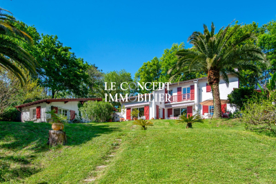 Maison à vendre à BIDART Gare-Joncaux - 7 pièces - 263 m² 