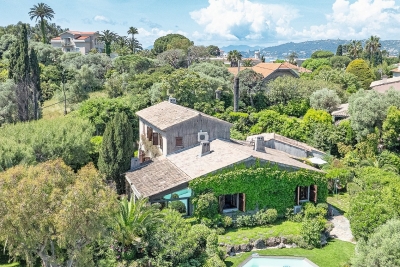 Maison &agrave; vendre &agrave; Cap d'Antibes  - 7 pi&egrave;ces 250 m&sup2; 