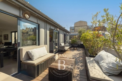 House for sale in PARIS 18EME Porte Saint-Martin - 9 rooms - 353 m² 