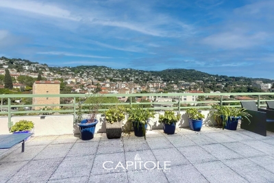 Apartment for sale in LE CANNET Maurice Jeanpierre - 5 rooms - 192 m&sup2; 
