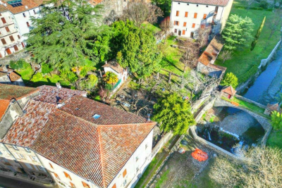 Maison à vendre à VALLERAUGUE Est - 50 pièces - 900 m² 