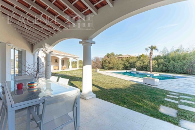 Maison à vendre à AIX-EN-PROVENCE Charleval - 6 pièces - 215 m² 