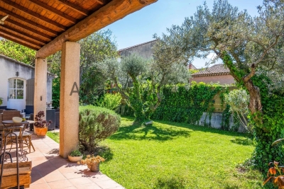 Maison à vendre à GRAVESON Charleval - 5 pièces - 222 m² 