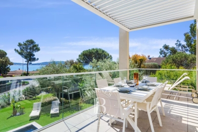 Maison &agrave; louer &agrave; GRIMAUD  - 6 pi&egrave;ces - 200 m&sup2; 