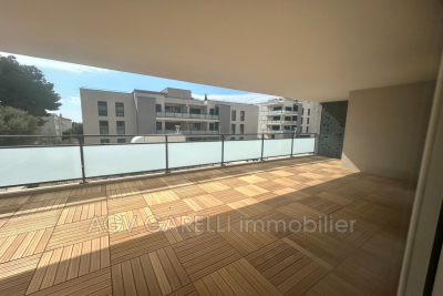 Appartement à vendre à HYÈRES  - 4 pièces - 94 m² 