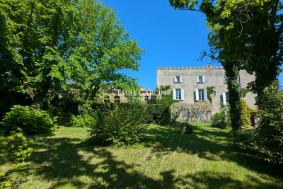 Maison à vendre à UZÈS  - 17 pièces - 580 m² 