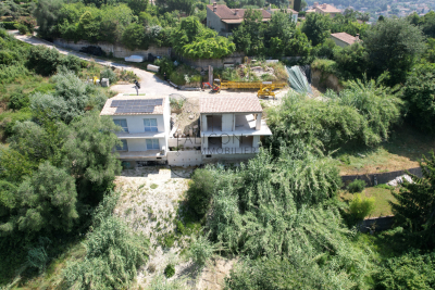 Maison à vendre à TOURRETTE-LEVENS  - 4 pièces - 108 m² 