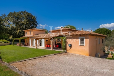 Maison à vendre à MONTAUROUX Sainte-Catherine - 10 pièces - 230 m² 