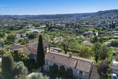 Maison à vendre à St-Paul-de-Vence  - 12 pièces 394 m² 