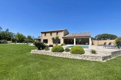 Maison à vendre à TARASCON Graveson - 6 pièces - 195 m² 